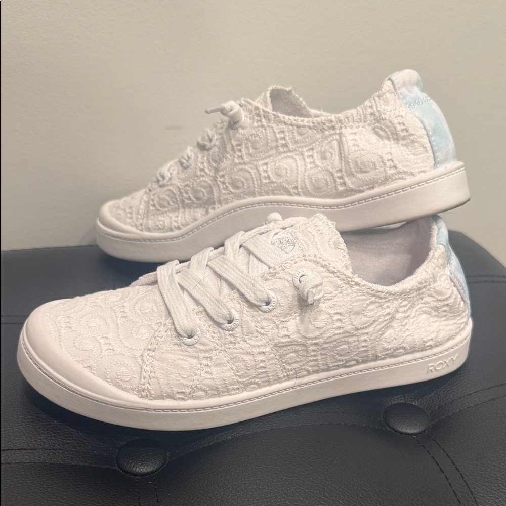 Roxy Cream Textured Sneakers